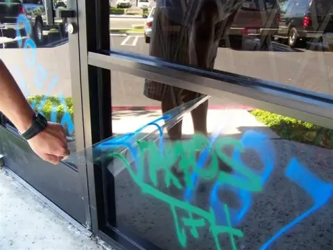 Anti graffiti 1